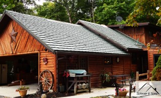 Metal-Roof-Cabin-Lima